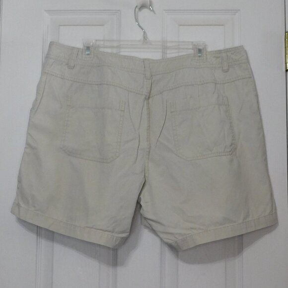 Cherokee tan women's shorts - Picture 3 of 4